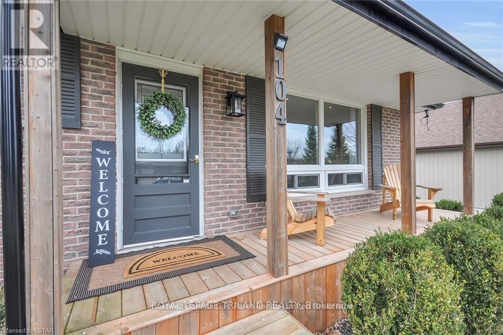 104 Simcoe Crescent, Middlesex Centre (Komoka), Ontario  N0L 1R0 - Photo 4 - X12470435