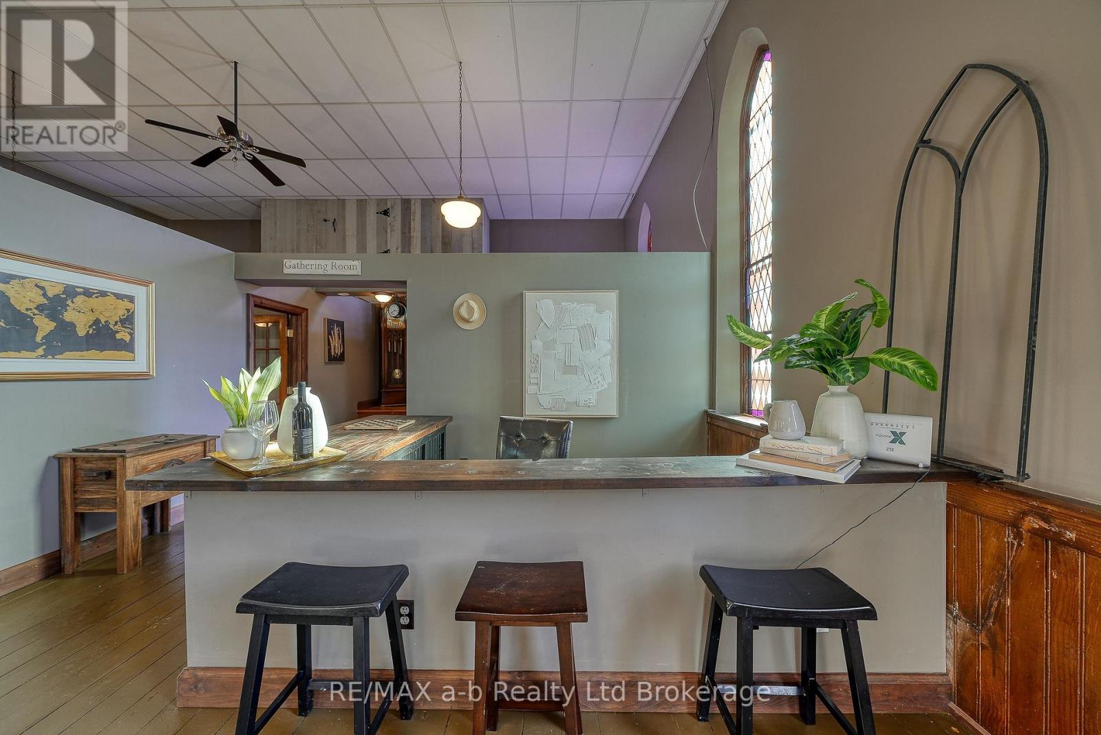 5924 Putnam Road, Thames Centre (Avon), Ontario  N0L 2J0 - Photo 12 - X12473804