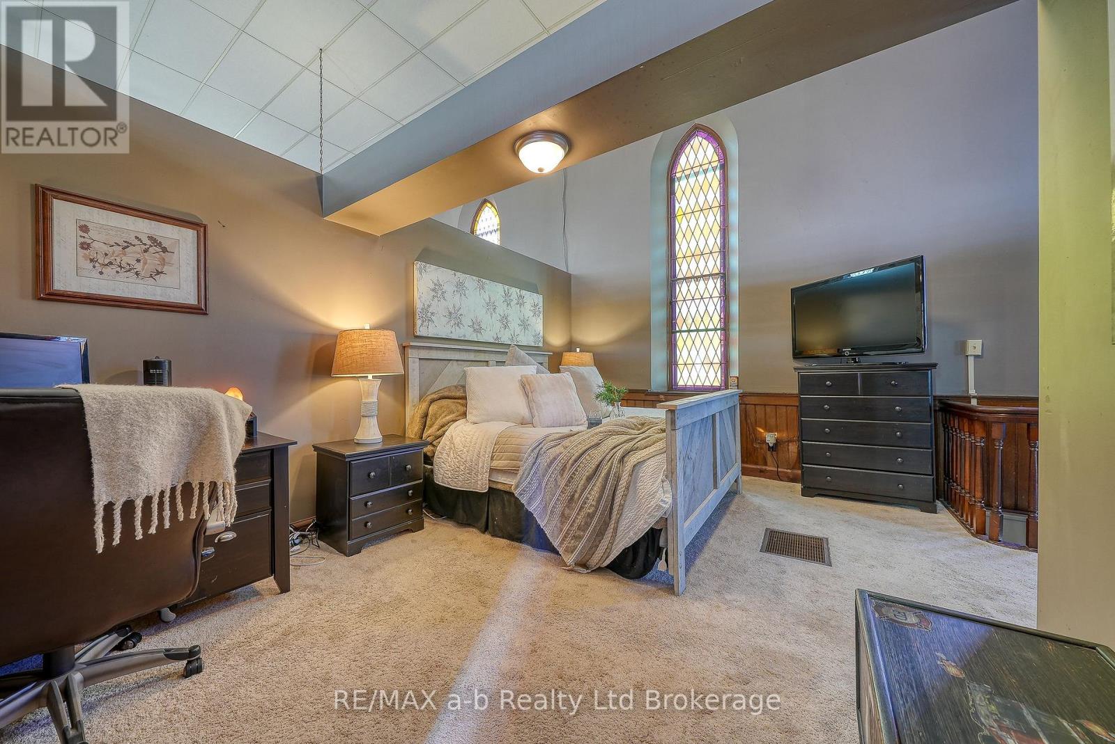 5924 Putnam Road, Thames Centre (Avon), Ontario  N0L 2J0 - Photo 16 - X12473804