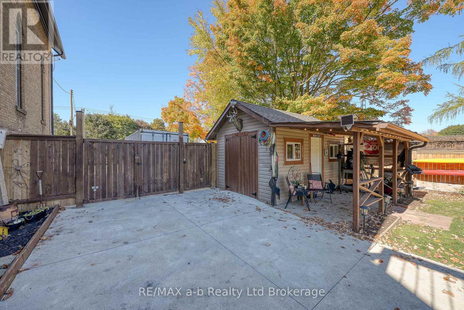 5924 Putnam Road, Thames Centre (Avon), Ontario  N0L 2J0 - Photo 37 - X12473804