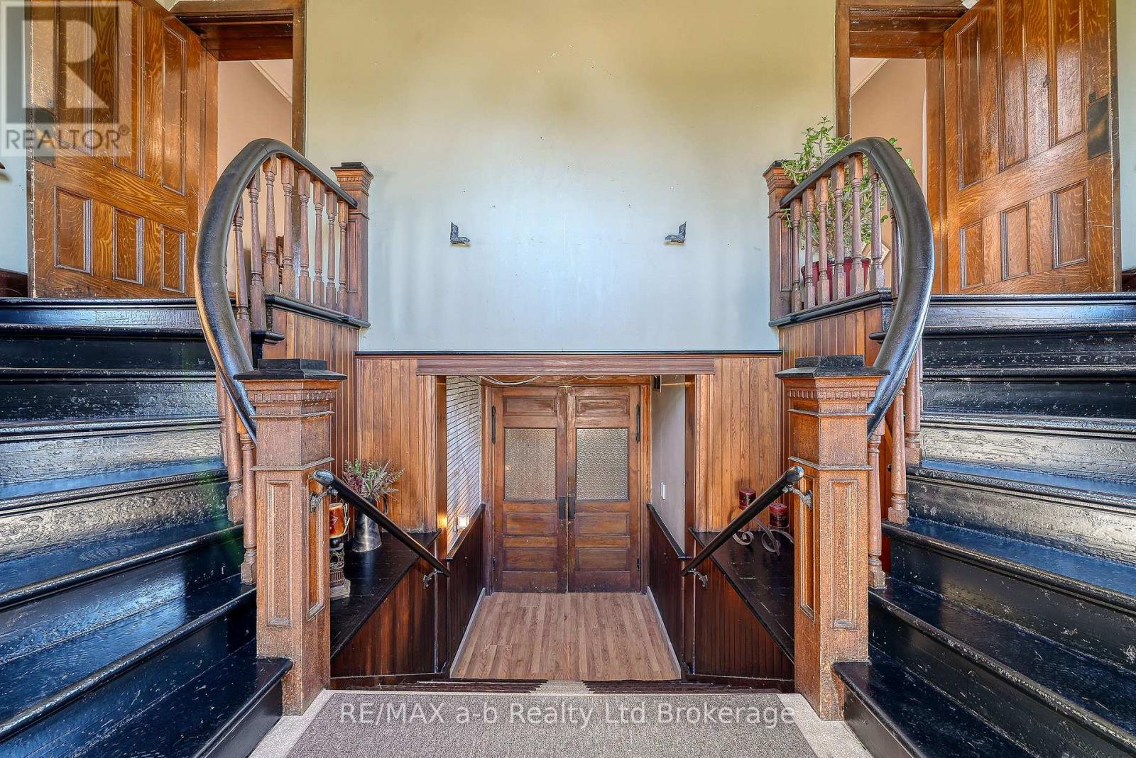 5924 Putnam Road, Thames Centre (Avon), Ontario  N0L 2J0 - Photo 6 - X12473804