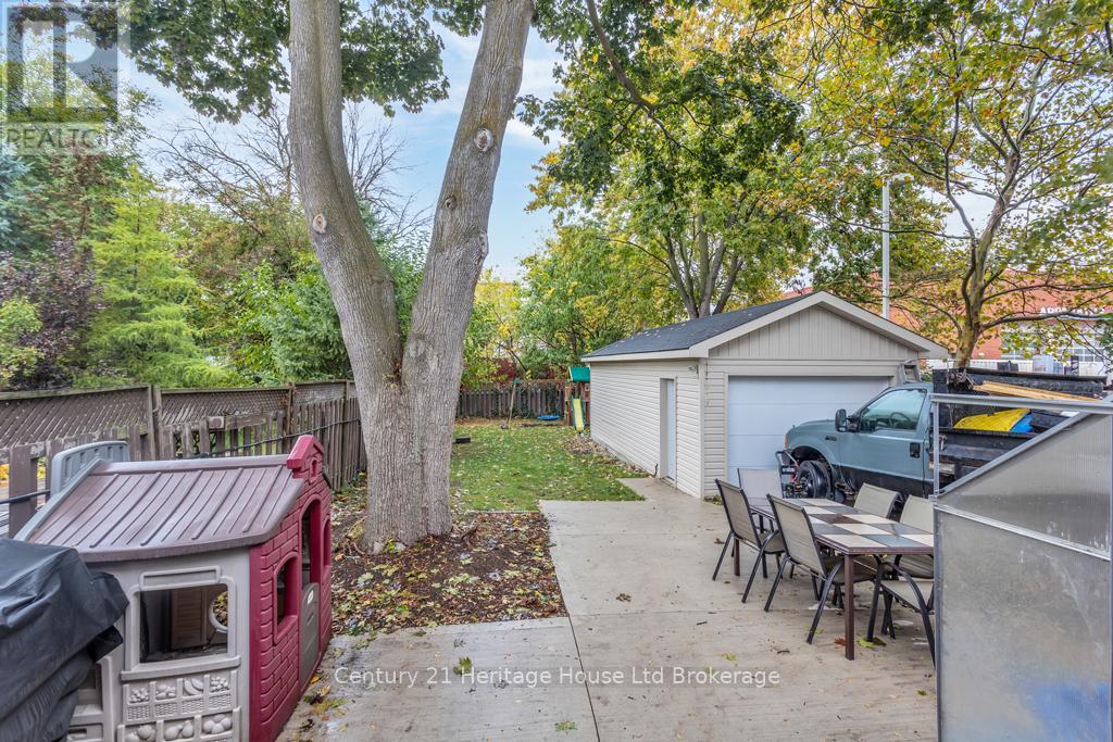 1098 Frances Street, London East (East M), Ontario  N5W 2L7 - Photo 10 - X12483054