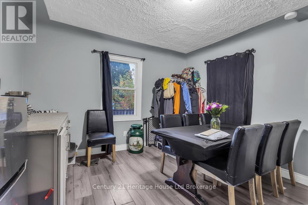 1098 Frances Street, London East (East M), Ontario  N5W 2L7 - Photo 4 - X12483054