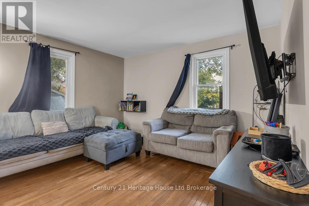 1098 Frances Street, London East (East M), Ontario  N5W 2L7 - Photo 9 - X12483054