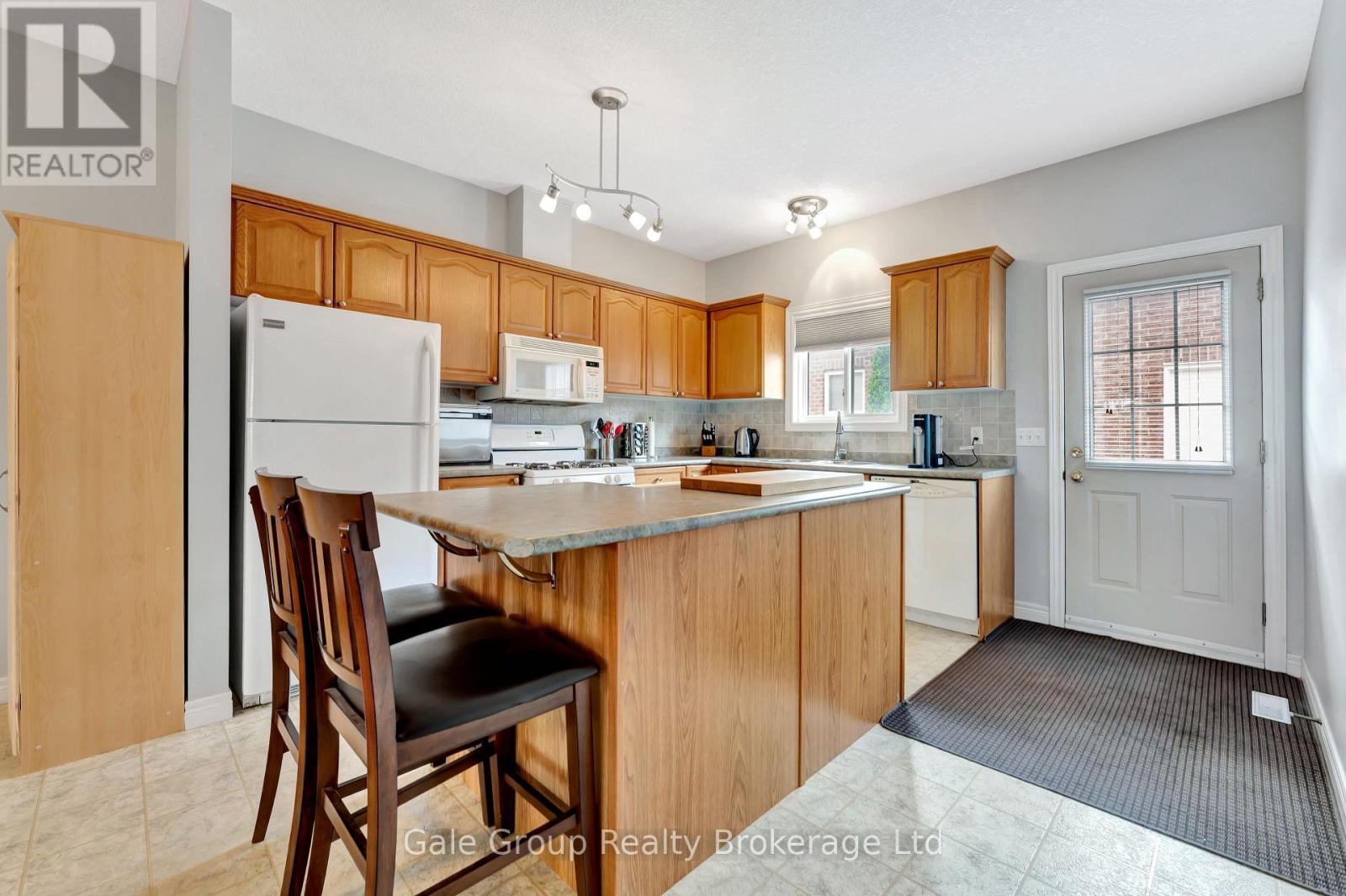 693 Southwood Way, Woodstock (Woodstock - South), Ontario  N4V 1H5 - Photo 10 - X12483477