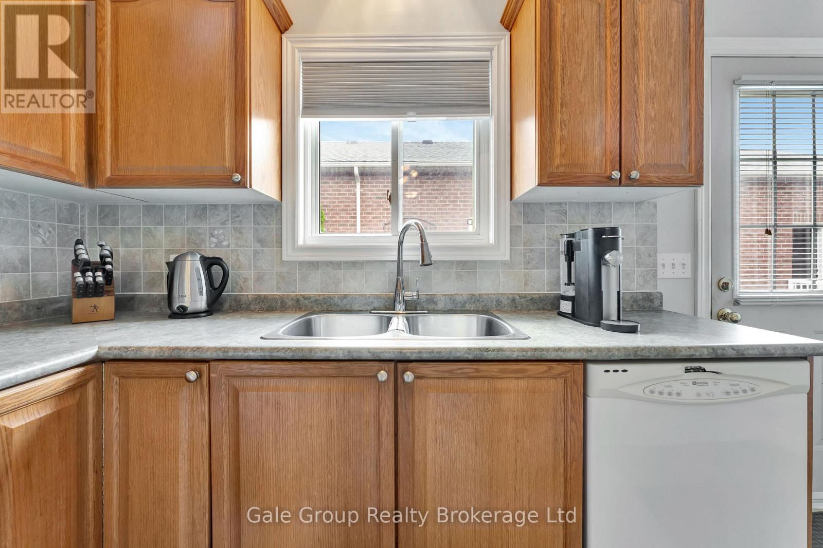 693 Southwood Way, Woodstock (Woodstock - South), Ontario  N4V 1H5 - Photo 12 - X12483477