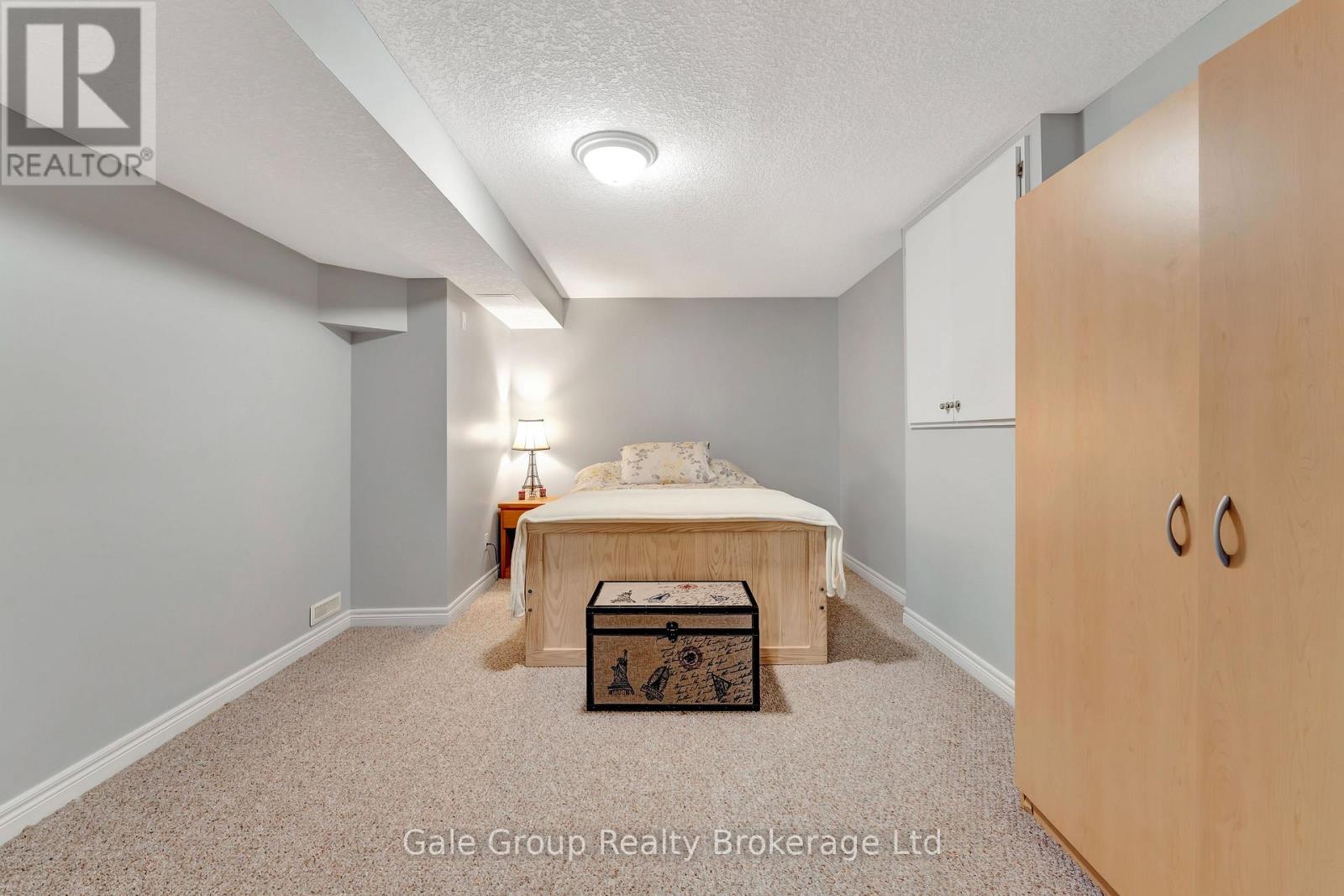 693 Southwood Way, Woodstock (Woodstock - South), Ontario  N4V 1H5 - Photo 21 - X12483477