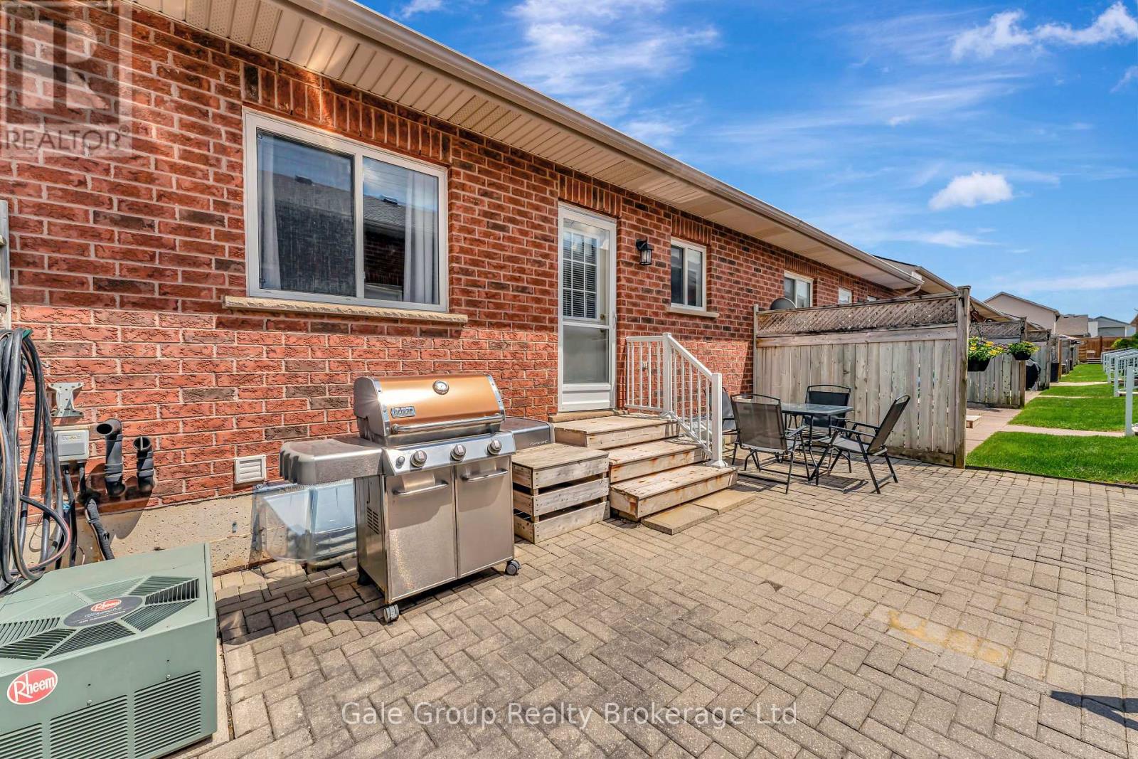 693 Southwood Way, Woodstock (Woodstock - South), Ontario  N4V 1H5 - Photo 28 - X12483477