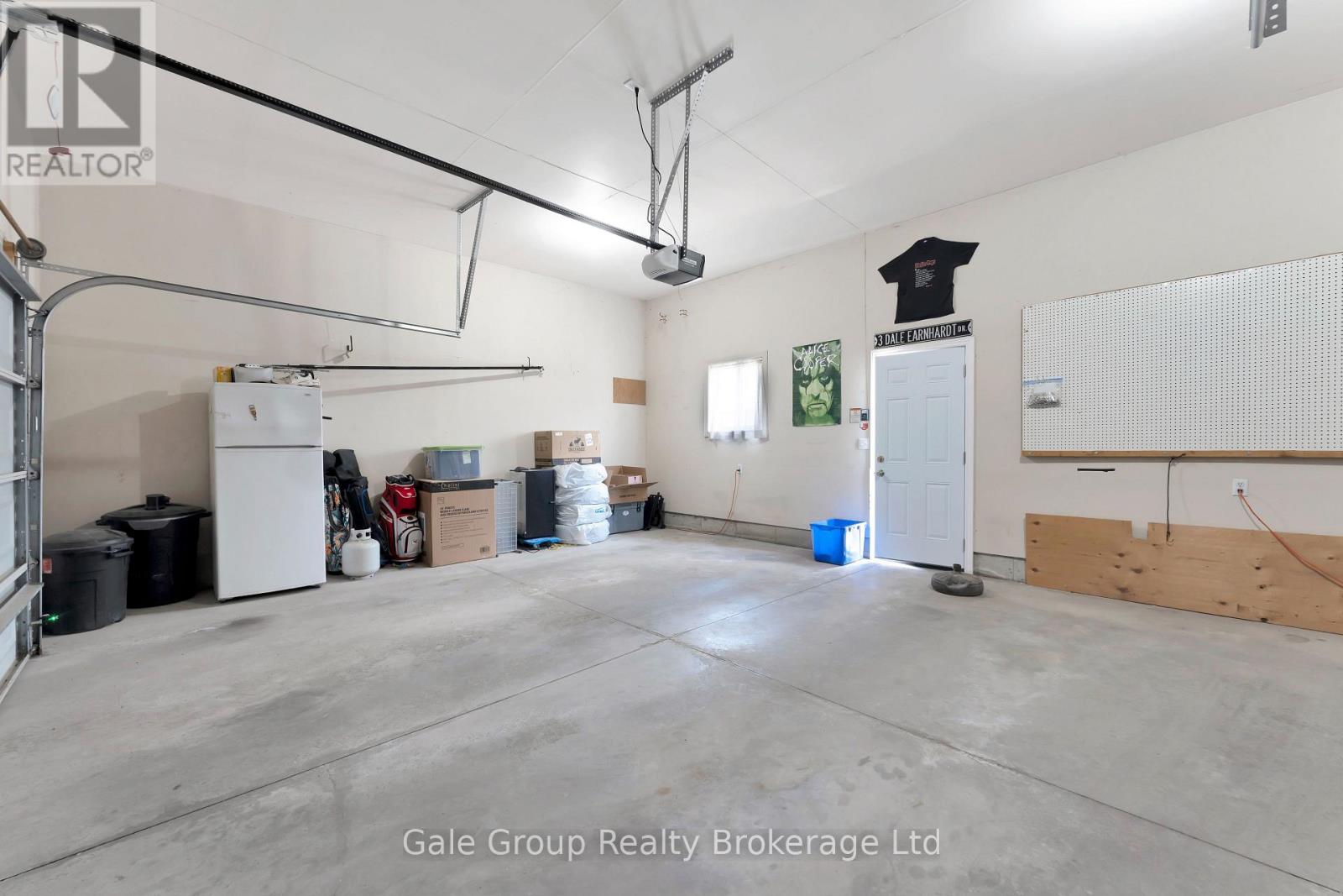 693 Southwood Way, Woodstock (Woodstock - South), Ontario  N4V 1H5 - Photo 32 - X12483477