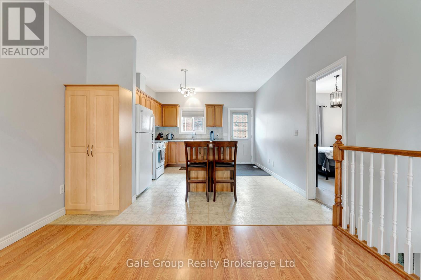 693 Southwood Way, Woodstock (Woodstock - South), Ontario  N4V 1H5 - Photo 9 - X12483477