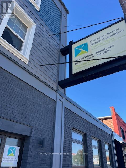 41 Broadway Street, Tillsonburg, Ontario  N4G 3P4 - Photo 2 - X12485546