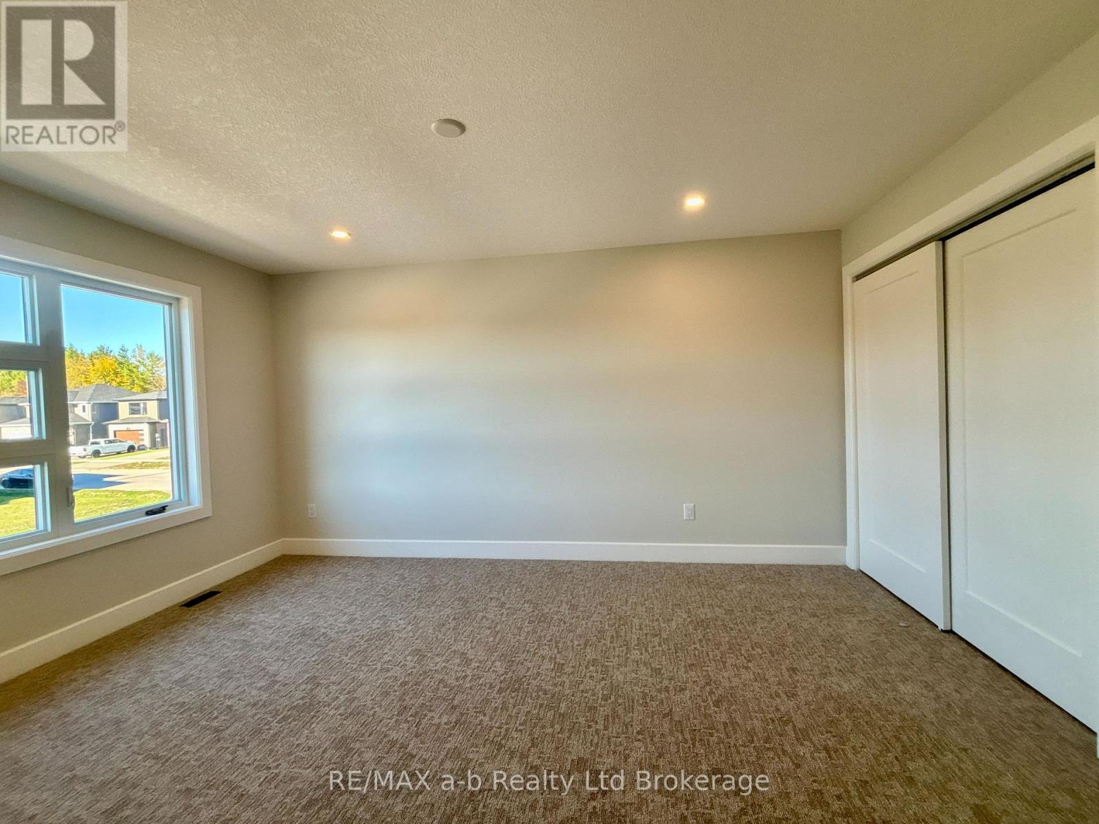 41 Cash Crescent, Ingersoll (Ingersoll - South), Ontario  N5C 0E2 - Photo 13 - X12485818