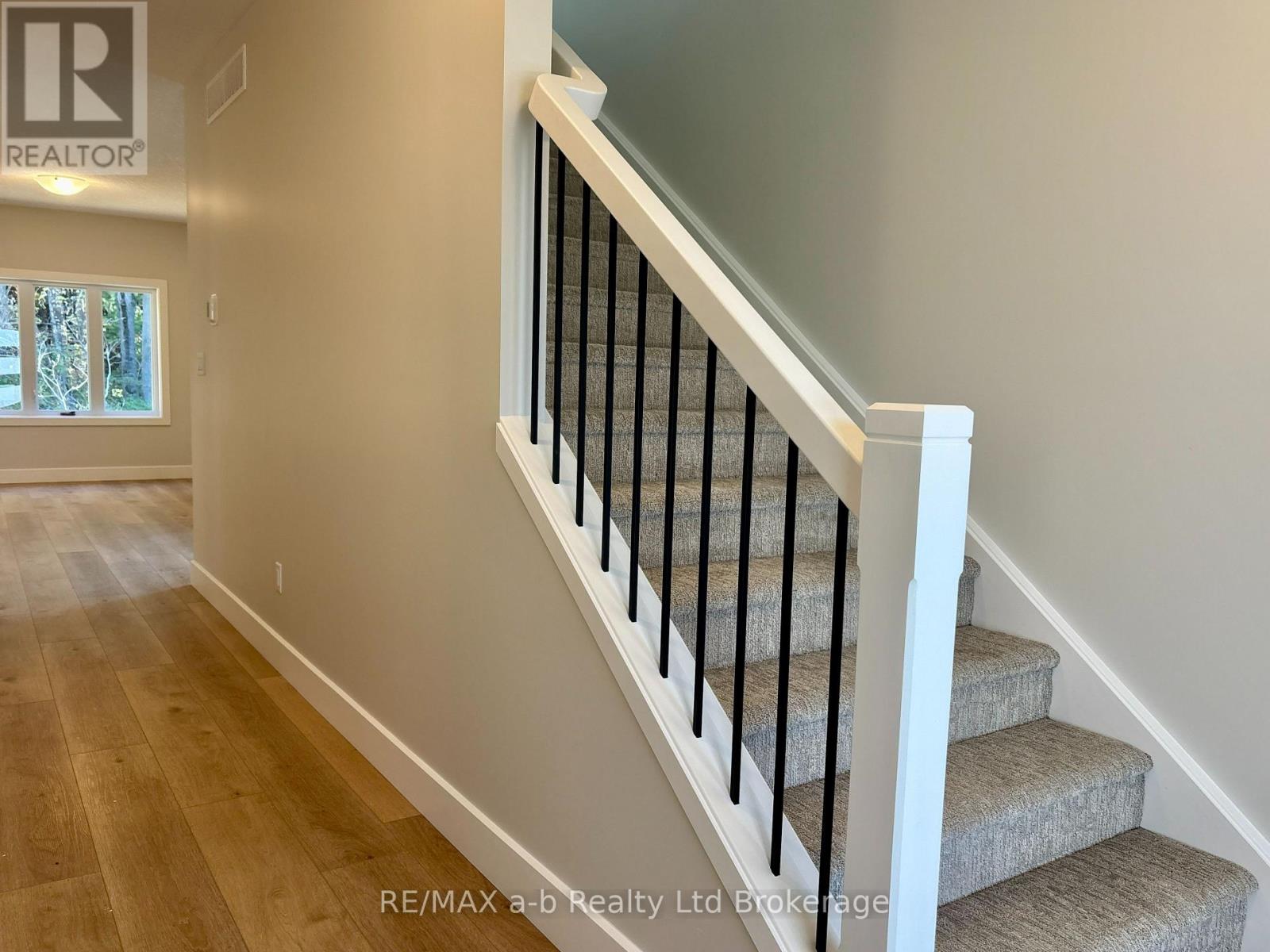 41 Cash Crescent, Ingersoll (Ingersoll - South), Ontario  N5C 0E2 - Photo 8 - X12485818