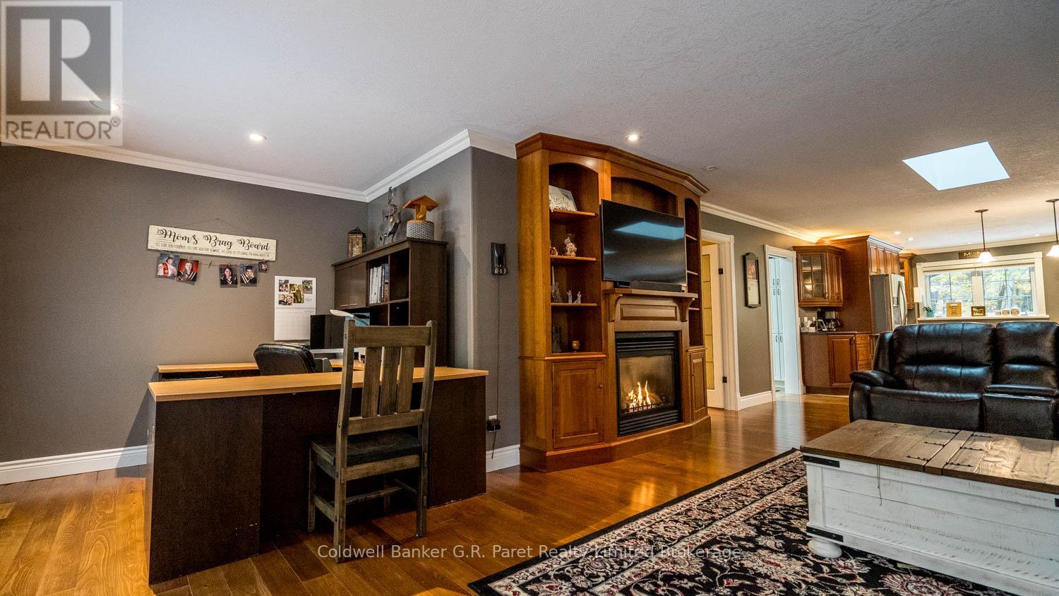 9862 Lakeshore Drive, Lambton Shores (Grand Bend), Ontario  N0M 1T0 - Photo 15 - X12489656