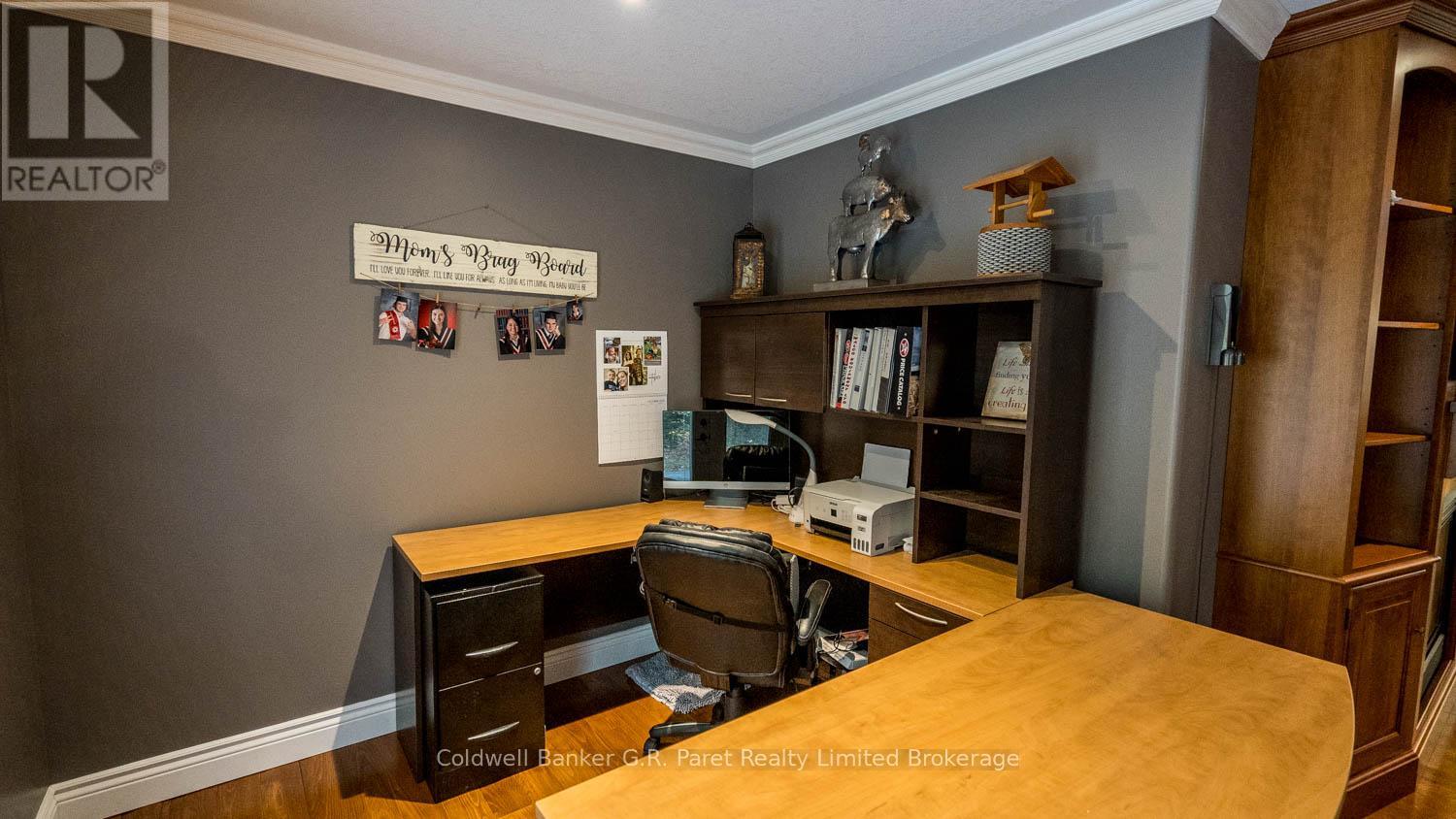 9862 Lakeshore Drive, Lambton Shores (Grand Bend), Ontario  N0M 1T0 - Photo 16 - X12489656