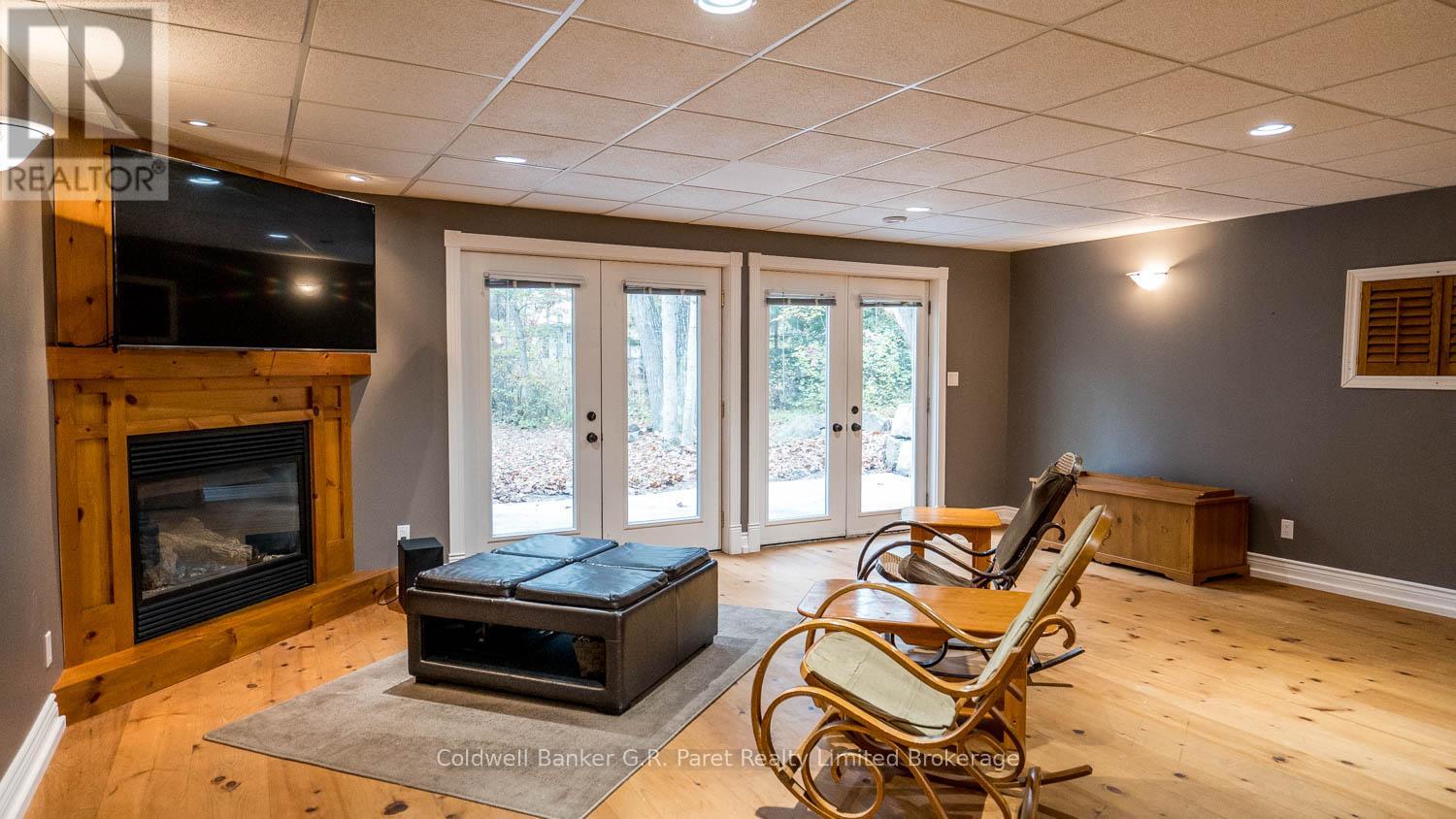 9862 Lakeshore Drive, Lambton Shores (Grand Bend), Ontario  N0M 1T0 - Photo 24 - X12489656