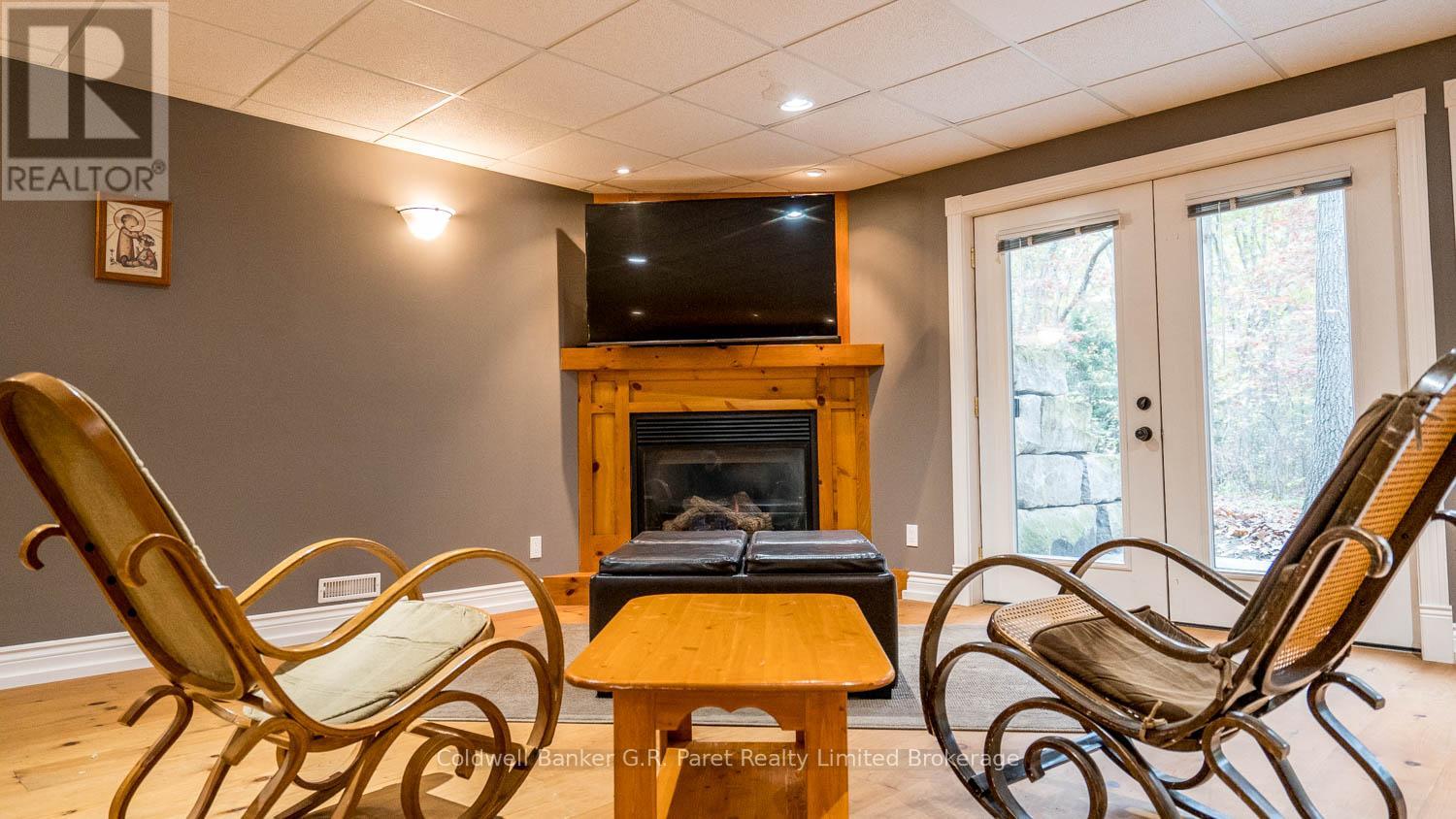 9862 Lakeshore Drive, Lambton Shores (Grand Bend), Ontario  N0M 1T0 - Photo 25 - X12489656