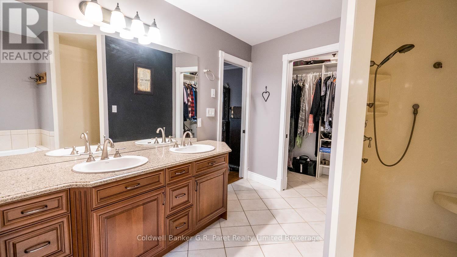 9862 Lakeshore Drive, Lambton Shores (Grand Bend), Ontario  N0M 1T0 - Photo 29 - X12489656