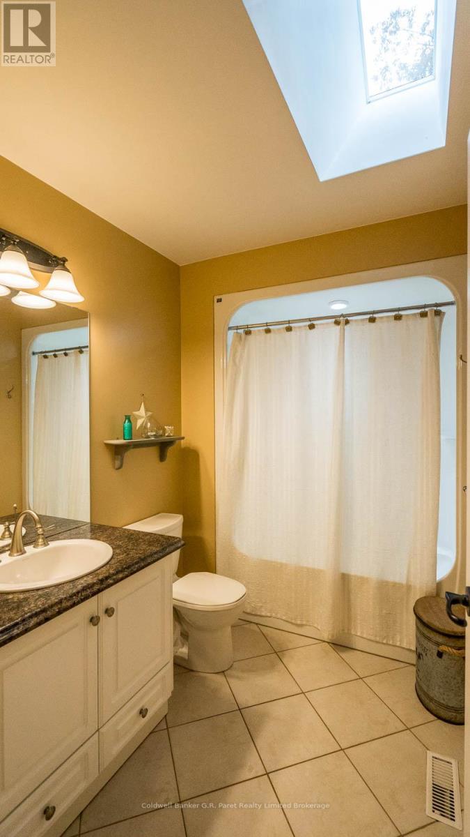 9862 Lakeshore Drive, Lambton Shores (Grand Bend), Ontario  N0M 1T0 - Photo 38 - X12489656