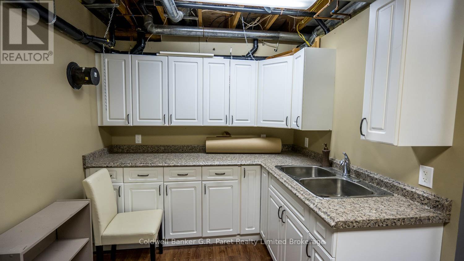 9862 Lakeshore Drive, Lambton Shores (Grand Bend), Ontario  N0M 1T0 - Photo 40 - X12489656