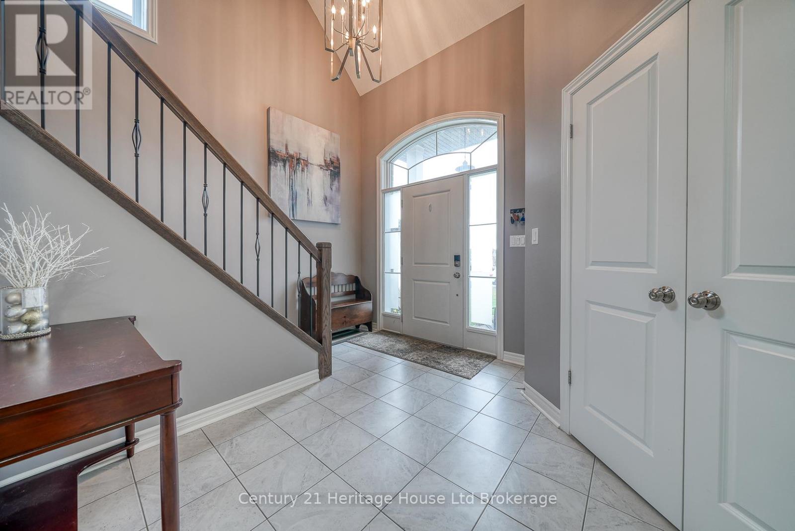 76 Pearl Street, Tillsonburg, Ontario  N4G 0A3 - Photo 3 - X12490308