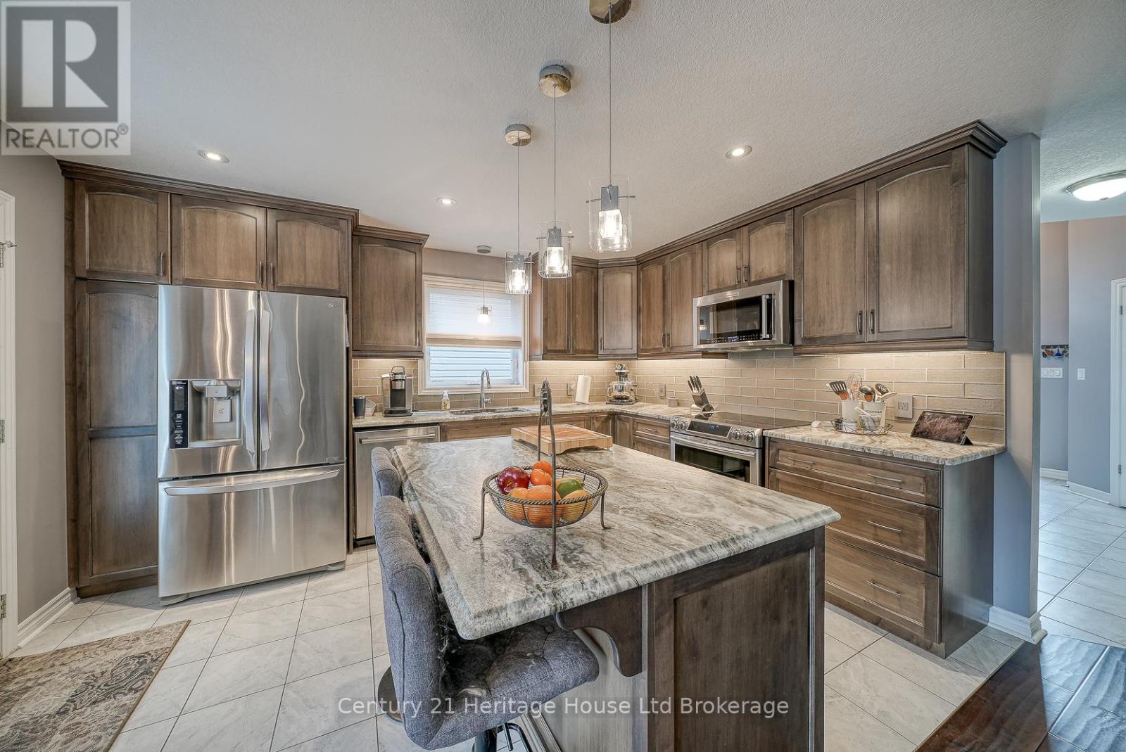 76 Pearl Street, Tillsonburg, Ontario  N4G 0A3 - Photo 5 - X12490308