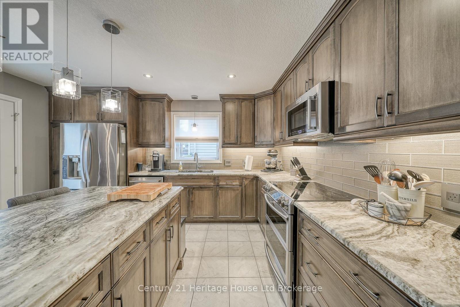 76 Pearl Street, Tillsonburg, Ontario  N4G 0A3 - Photo 9 - X12490308