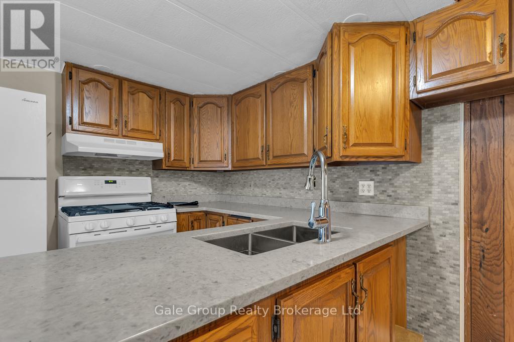 596101 Hwy 59 Tropicana #15 Crescent E, East Zorra-Tavistock (Hidden Valley), Ontario  N4P 7W1 - Photo 15 - X12498636