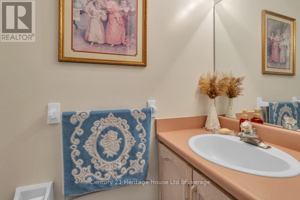 5 Dereham Drive, Tillsonburg, Ontario  N4G 5L8 - Photo 15 - X12510606