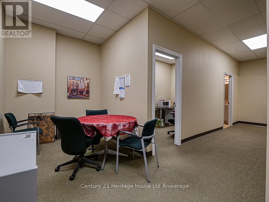 11 Riddell Street, Woodstock (Woodstock - North), Ontario  N4S 6L9 - Photo 12 - X12519230