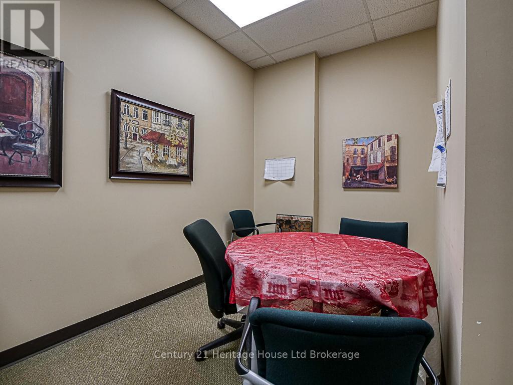 11 Riddell Street, Woodstock (Woodstock - North), Ontario  N4S 6L9 - Photo 13 - X12519230