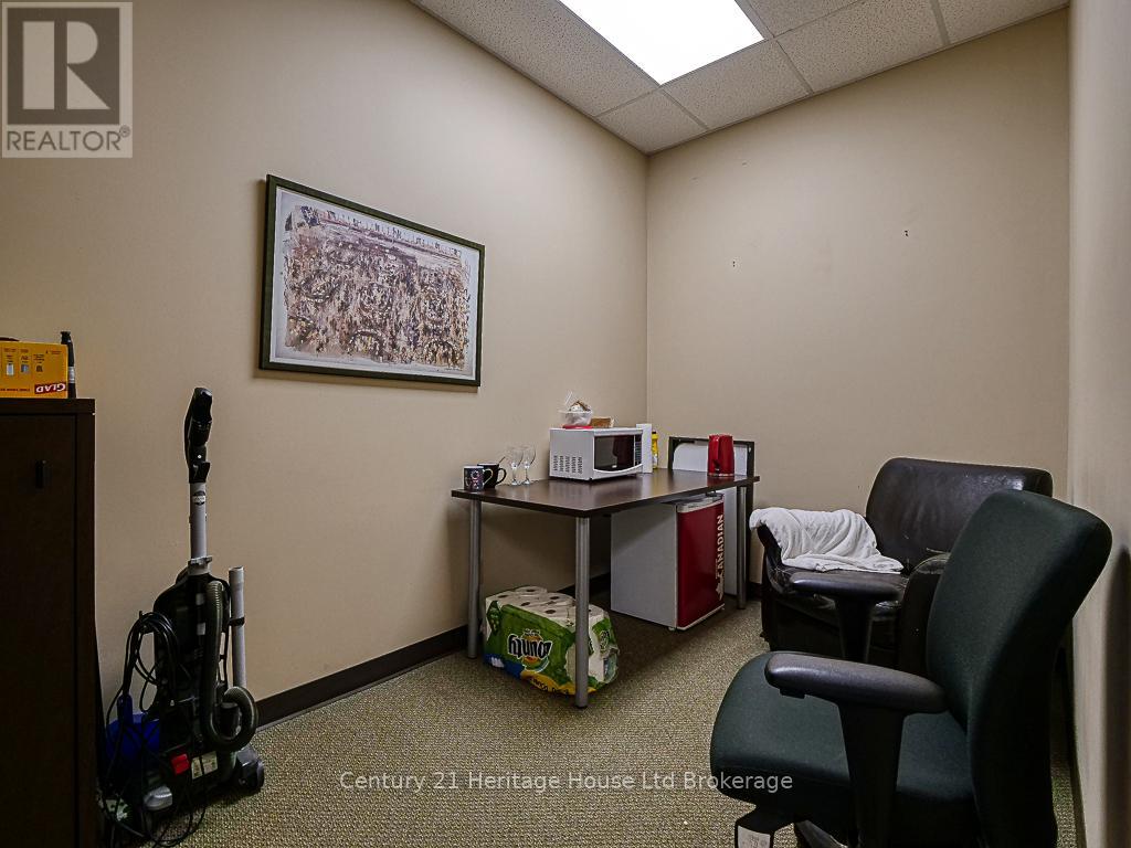 11 Riddell Street, Woodstock (Woodstock - North), Ontario  N4S 6L9 - Photo 14 - X12519230