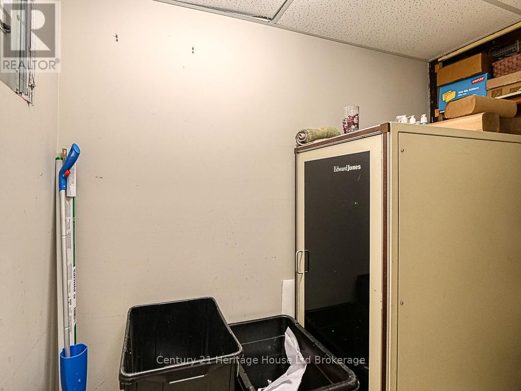 11 Riddell Street, Woodstock (Woodstock - North), Ontario  N4S 6L9 - Photo 16 - X12519230