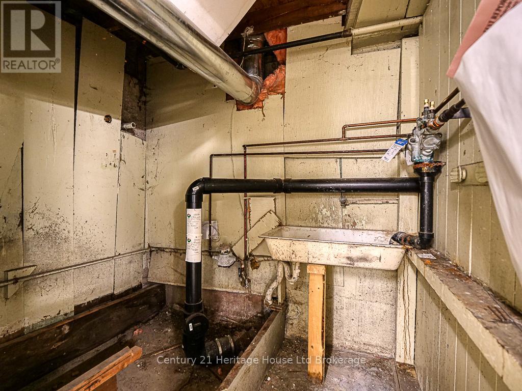 11 Riddell Street, Woodstock (Woodstock - North), Ontario  N4S 6L9 - Photo 22 - X12519230