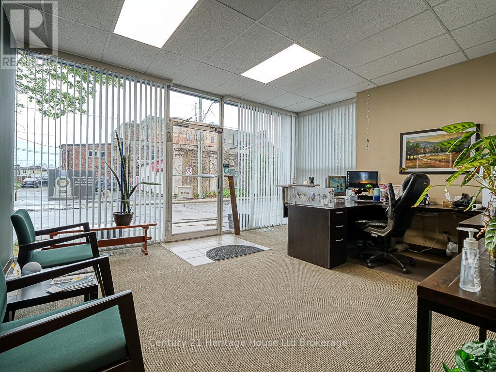 11 Riddell Street, Woodstock (Woodstock - North), Ontario  N4S 6L9 - Photo 5 - X12519230