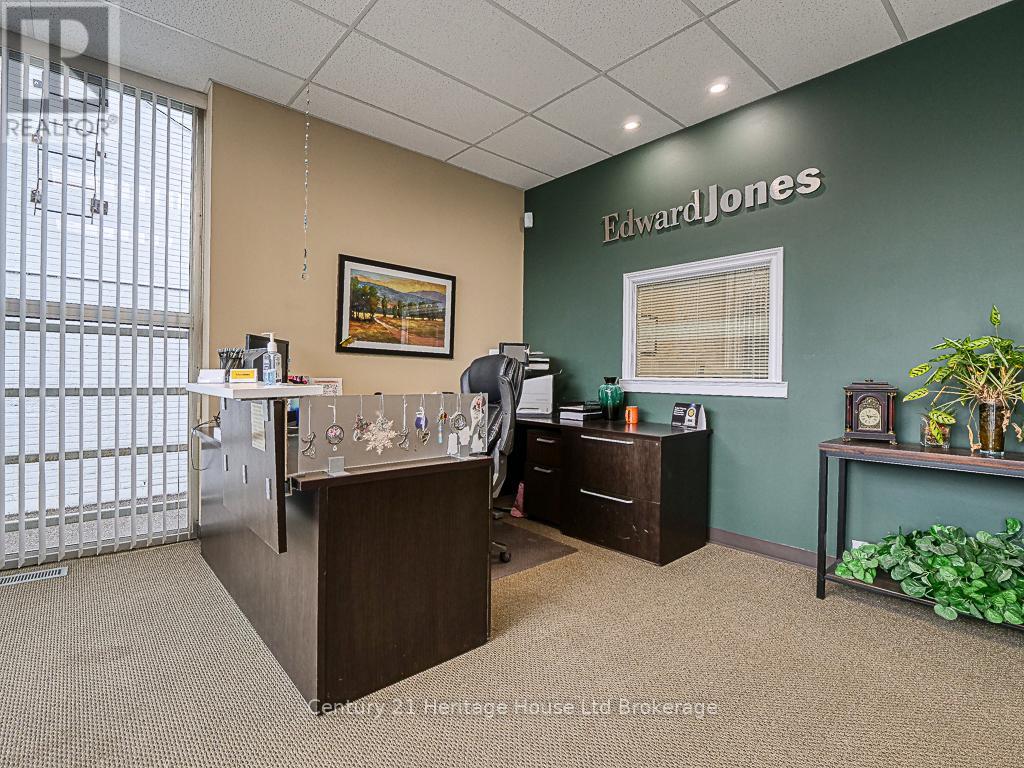 11 Riddell Street, Woodstock (Woodstock - North), Ontario  N4S 6L9 - Photo 6 - X12519230