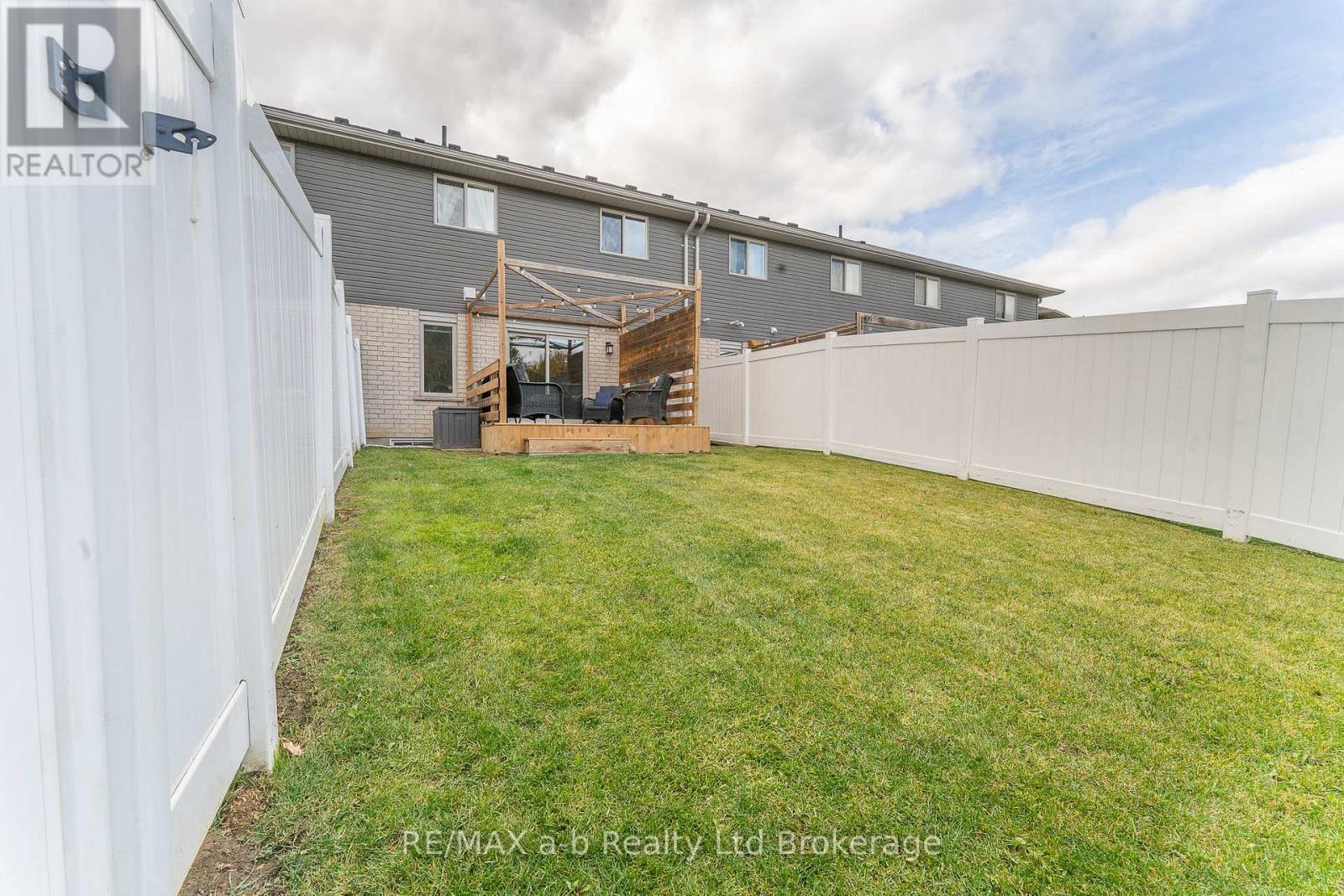 109 Denrich Avenue, Tillsonburg, Ontario  N4G 0H1 - Photo 30 - X12522410