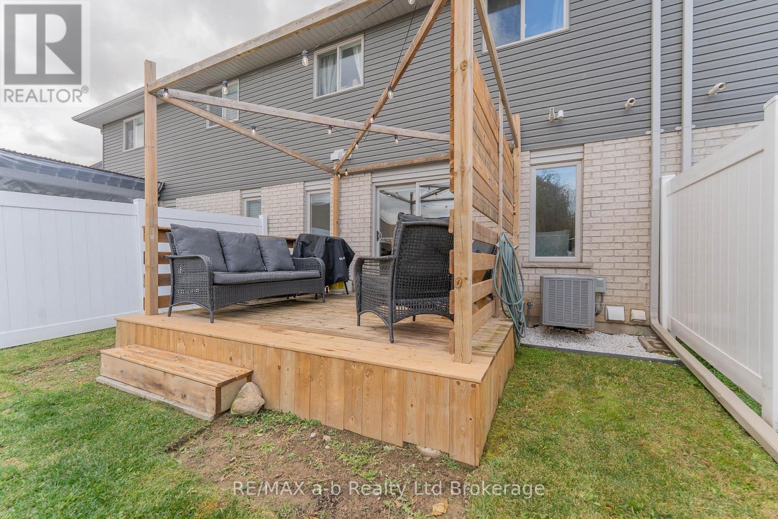 109 Denrich Avenue, Tillsonburg, Ontario  N4G 0H1 - Photo 32 - X12522410