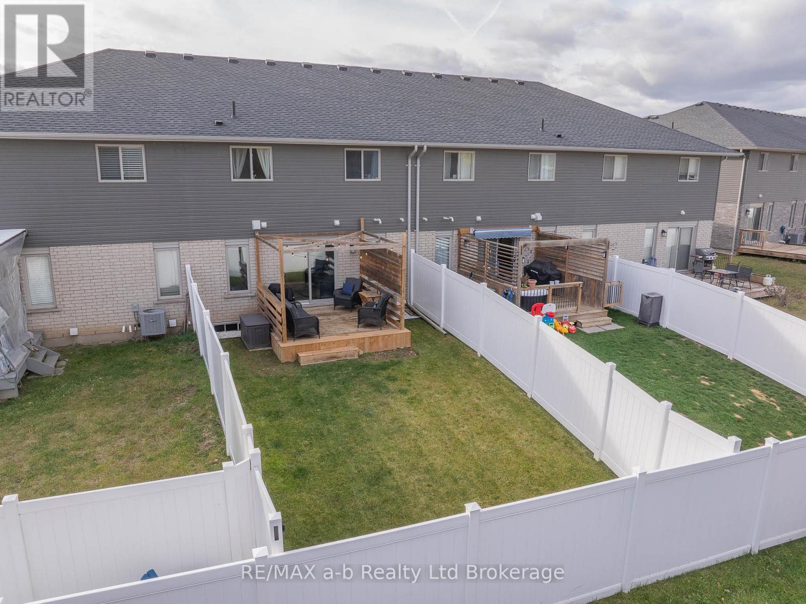 109 Denrich Avenue, Tillsonburg, Ontario  N4G 0H1 - Photo 35 - X12522410