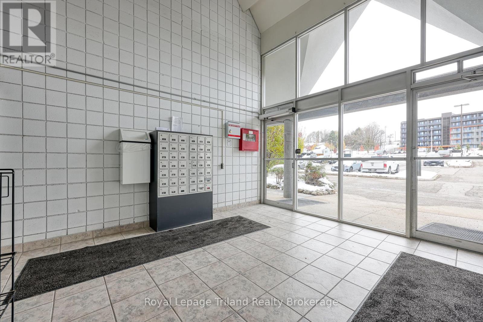 307 - 159 Ferguson Drive, Woodstock (Woodstock - South), Ontario  N4V 1A9 - Photo 4 - X12537164