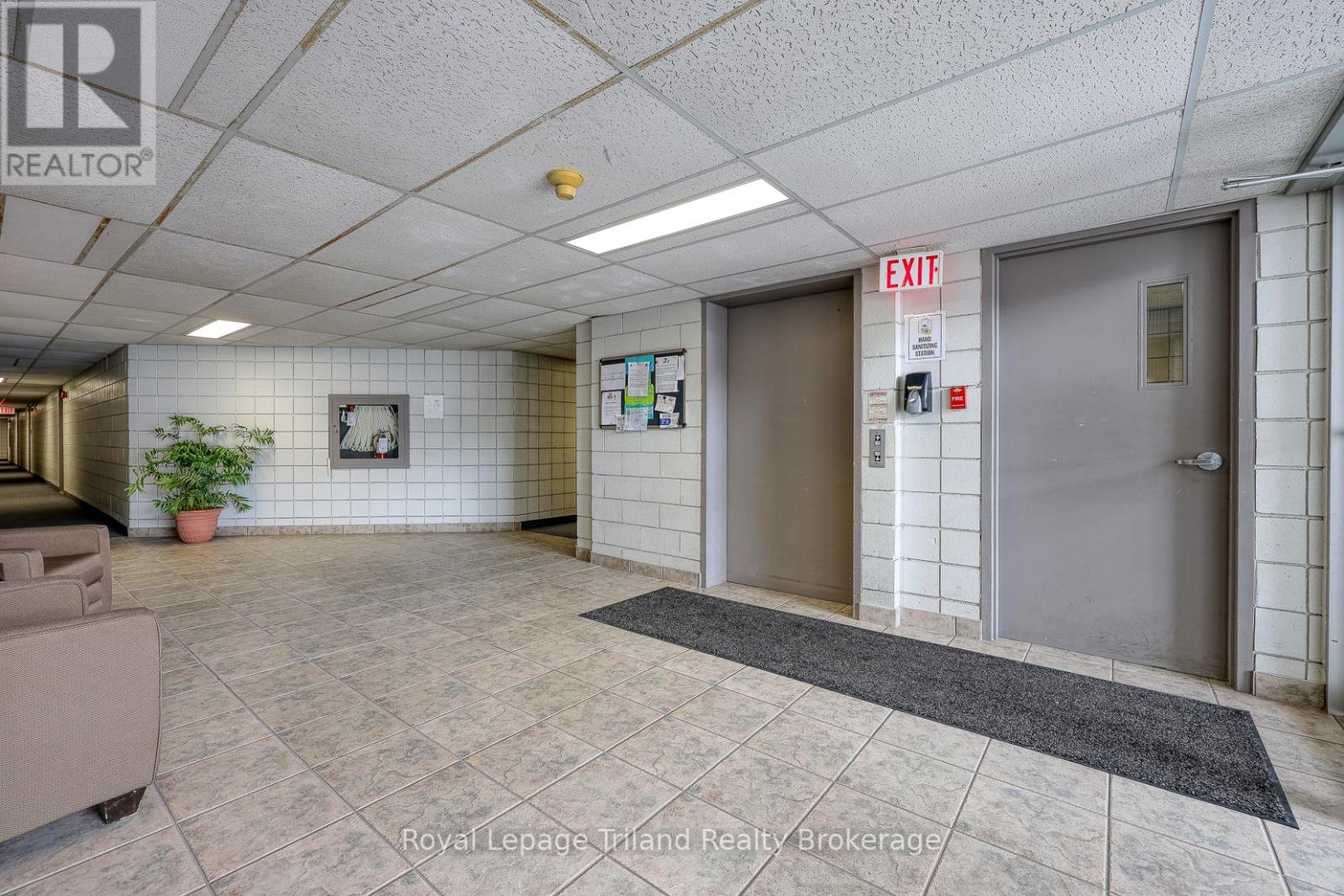 307 - 159 Ferguson Drive, Woodstock (Woodstock - South), Ontario  N4V 1A9 - Photo 5 - X12537164