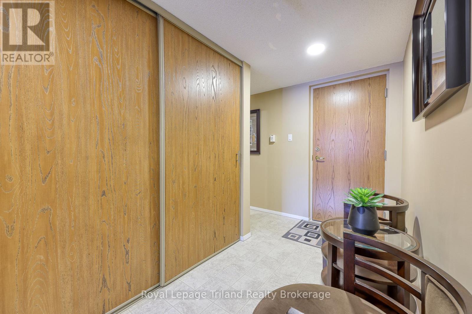 307 - 159 Ferguson Drive, Woodstock (Woodstock - South), Ontario  N4V 1A9 - Photo 8 - X12537164