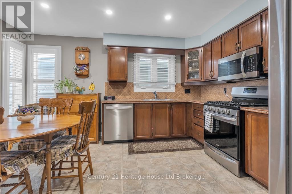 57 Edwin Crescent, Tillsonburg, Ontario  N4G 5H6 - Photo 6 - X12557690