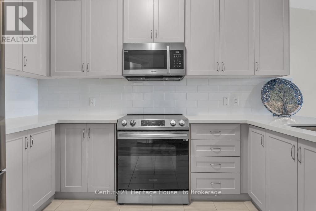 30 Seaton Crescent, Tillsonburg, Ontario  N4G 0J8 - Photo 5 - X12558374