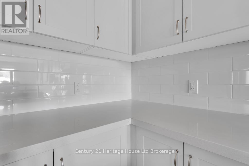 30 Seaton Crescent, Tillsonburg, Ontario  N4G 0J8 - Photo 6 - X12558374