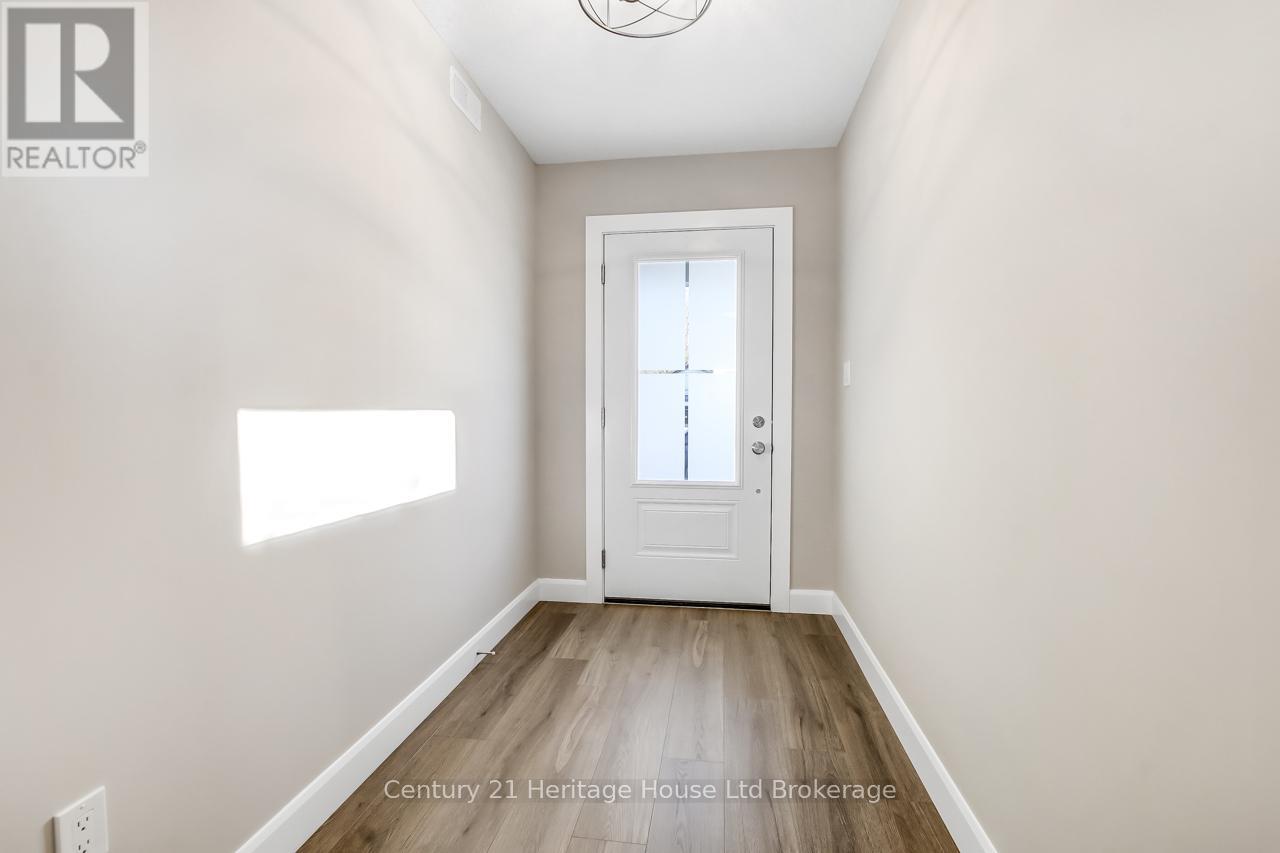 846 Water Street, Woodstock (Woodstock - South), Ontario  N4S 1S7 - Photo 3 - X12566622