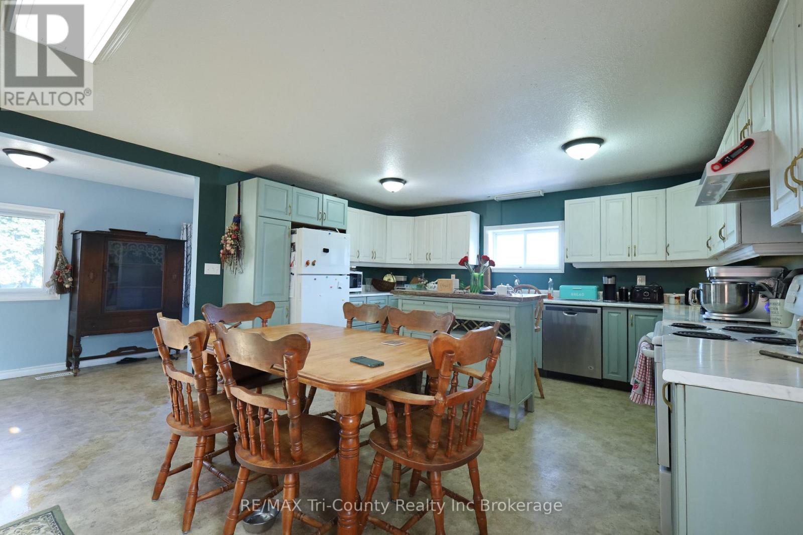 853 Norfolk County 28 Road, Norfolk, Ontario  N0E 1G0 - Photo 5 - X12575076