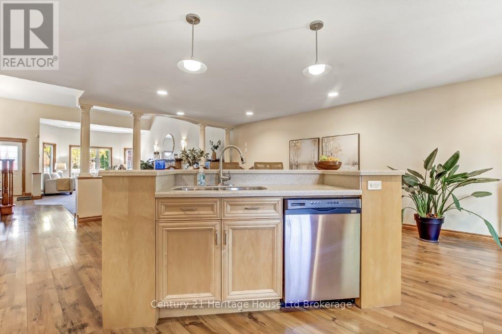 143 Boyd Boulevard, Zorra (Thamesford), Ontario  N0M 2M0 - Photo 13 - X12576424