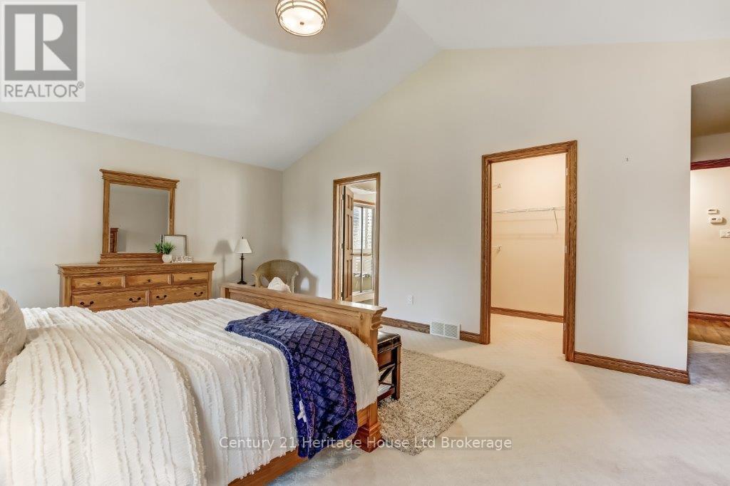 143 Boyd Boulevard, Zorra (Thamesford), Ontario  N0M 2M0 - Photo 17 - X12576424