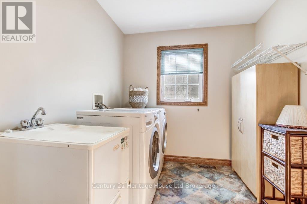 143 Boyd Boulevard, Zorra (Thamesford), Ontario  N0M 2M0 - Photo 20 - X12576424